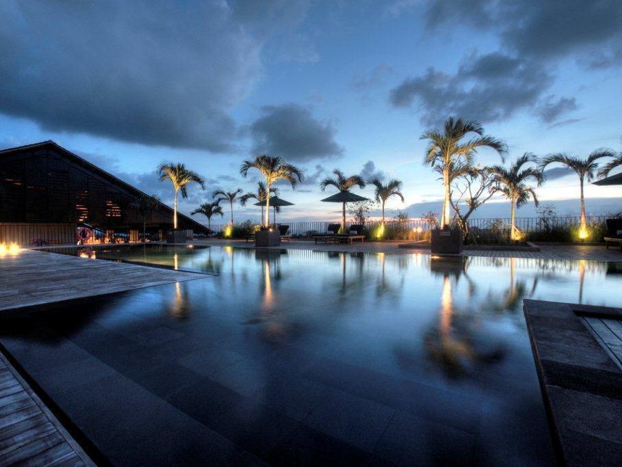 Hotel Cross Paasha Bali