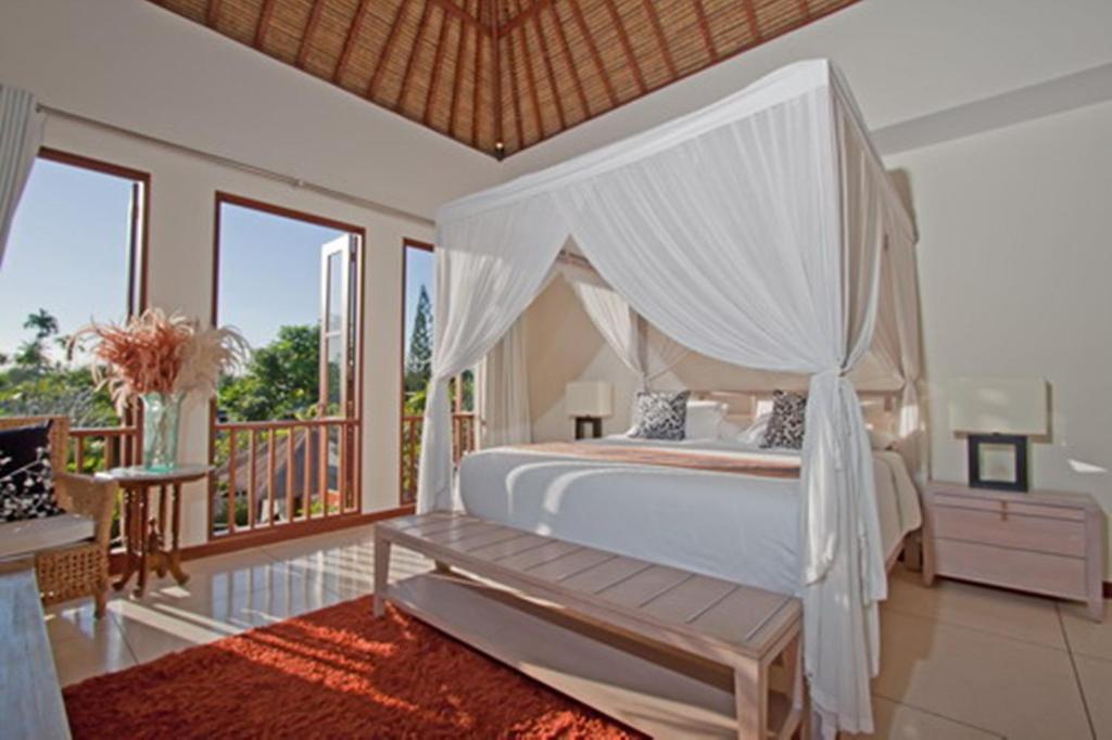 Arwana Estate