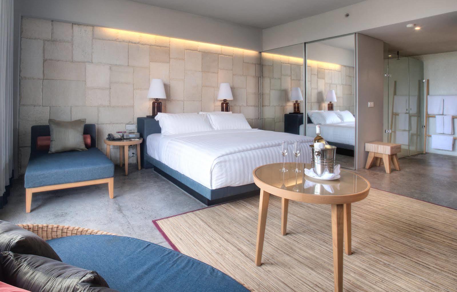 Hotel Cross Paasha Bali 5*