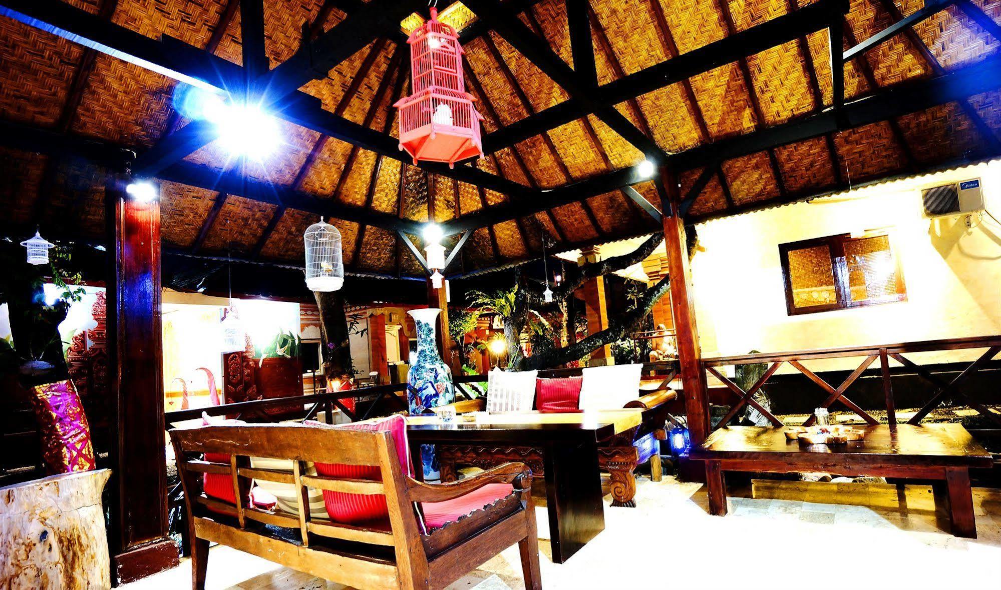 Nhà khách Puri Wisata Balinese Style Seminyak (Bali)