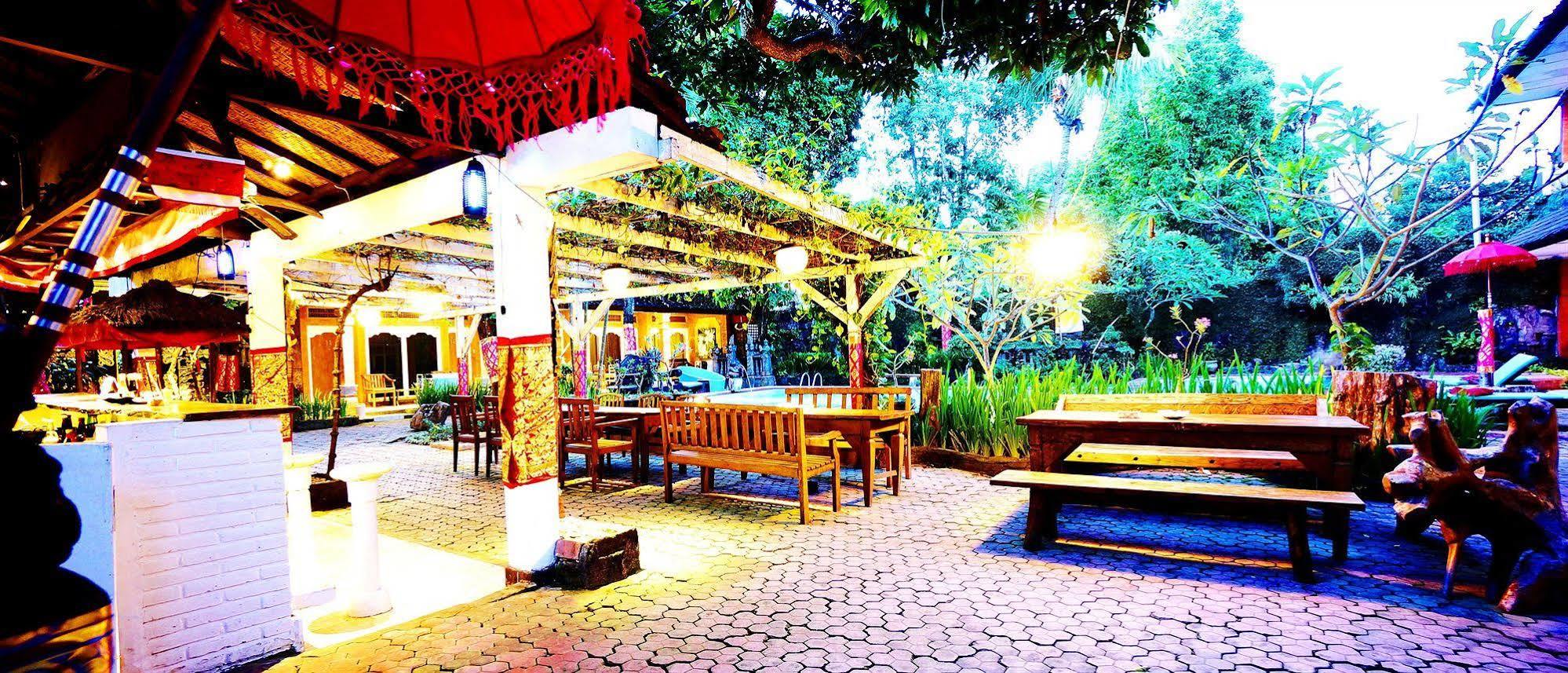 Nhà khách Puri Wisata Balinese Style Seminyak (Bali)