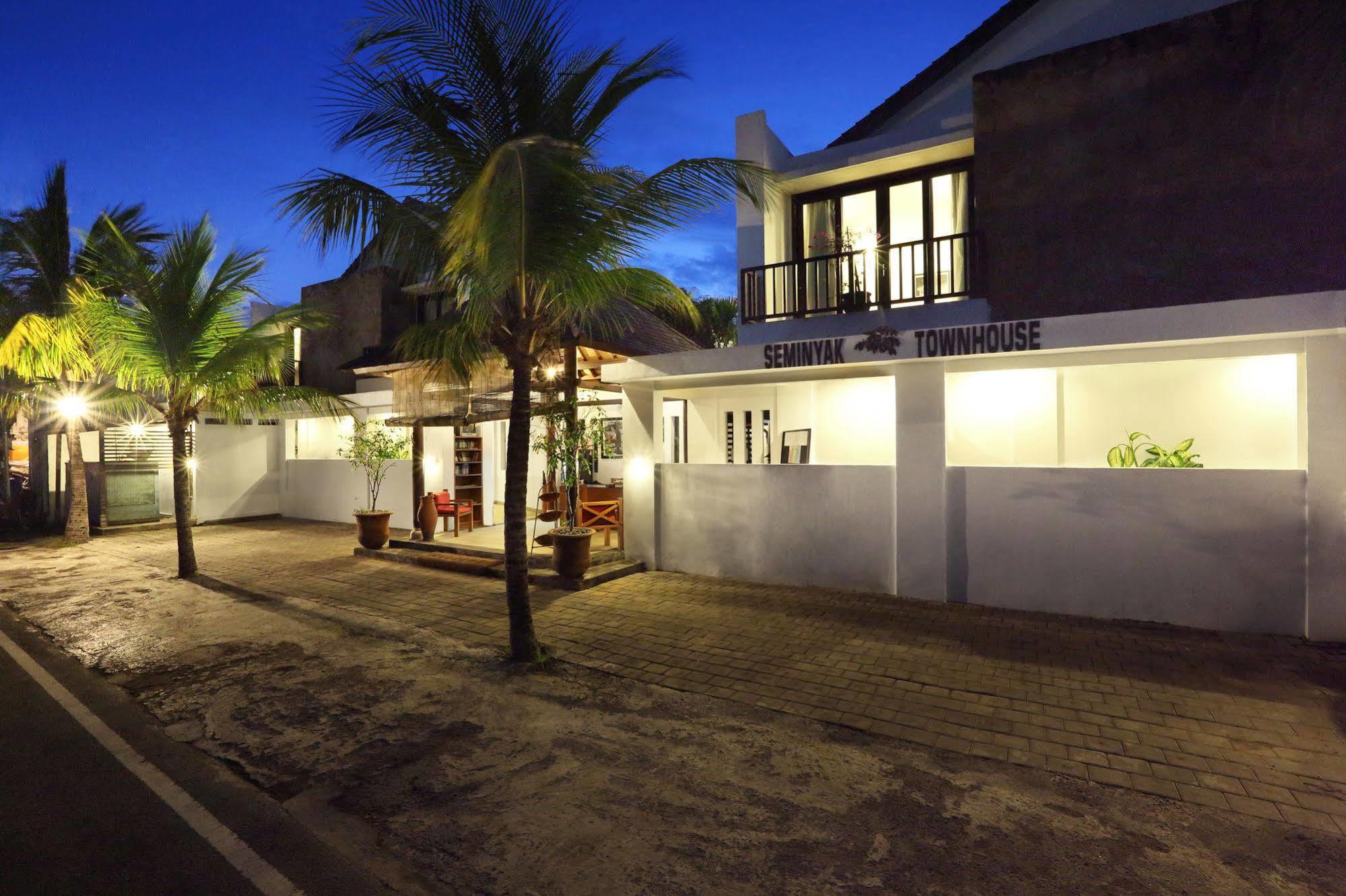 Townhouse Aparthotel 3*