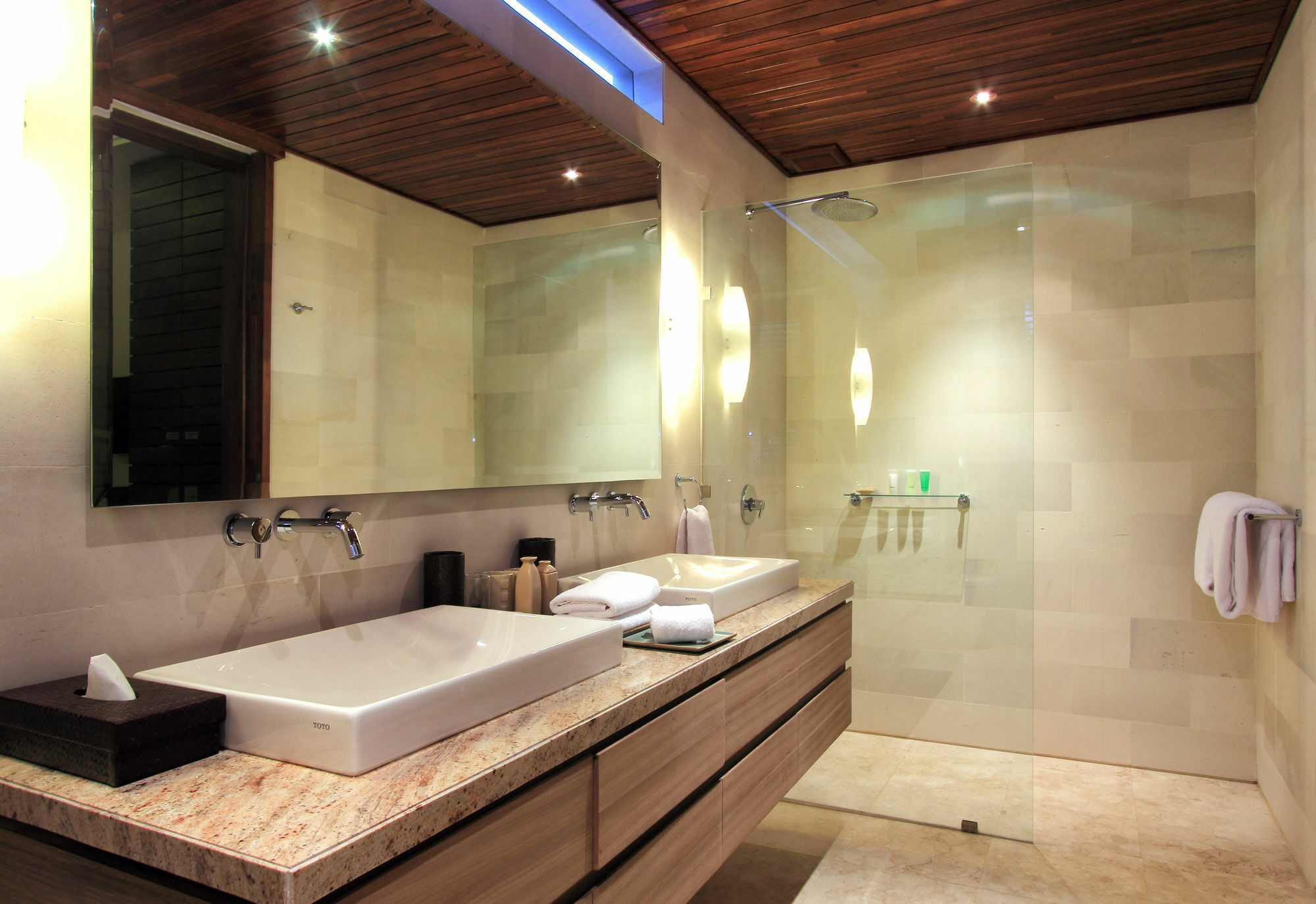 Suar Villa *