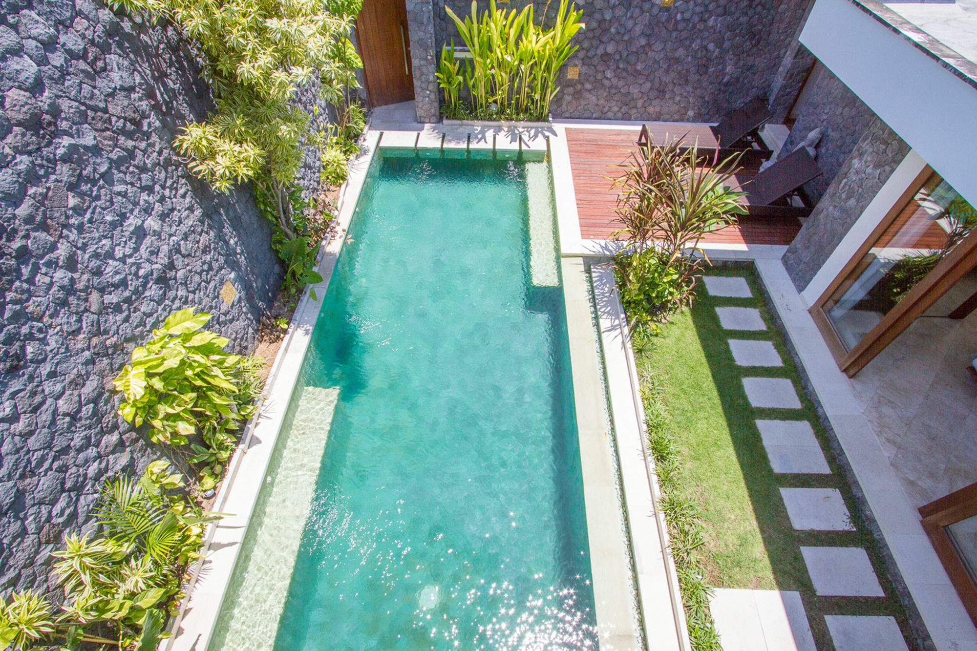 Vishuddha Ajna - Outstanding 2 Bdr - Great Location! *