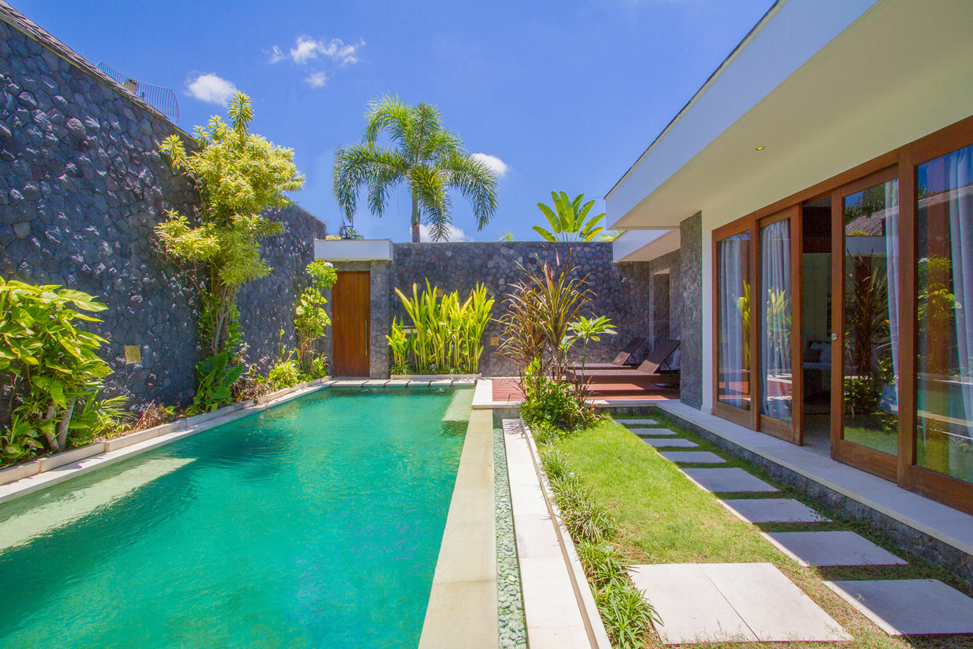 Vishuddha Ajna - Outstanding 2 Bdr - Great Location!