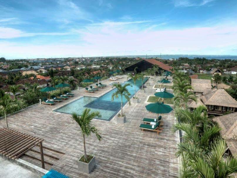 Hotel Cross Paasha Bali 5*