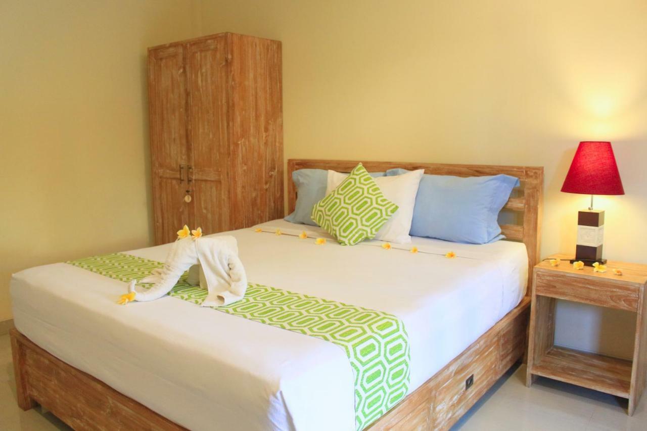 Nhà khách Cr Tris Seminyak (Bali)