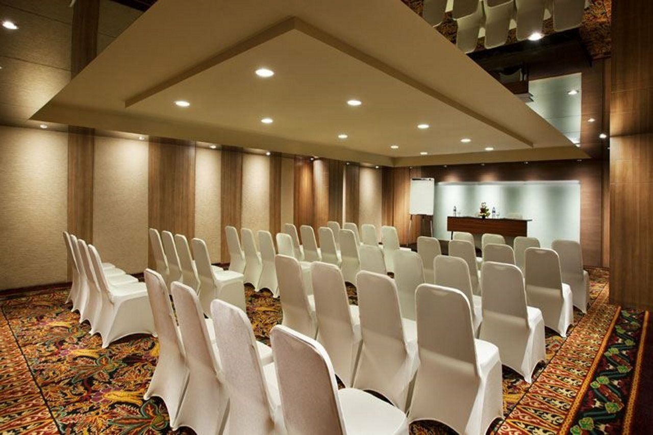 Ramada By Wyndham Bali Sunset Road Kuta 4* Seminyak (Bali)