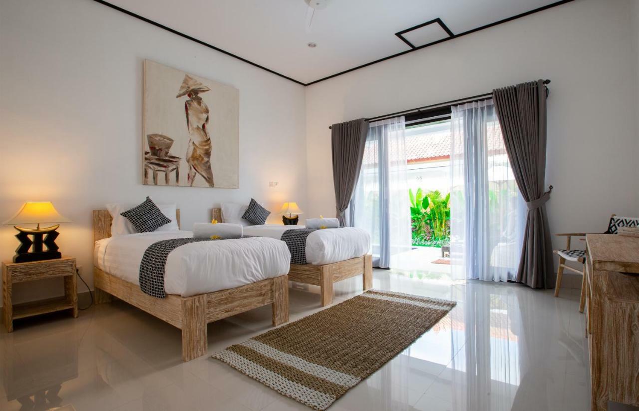 Aurora Villa, Villa *